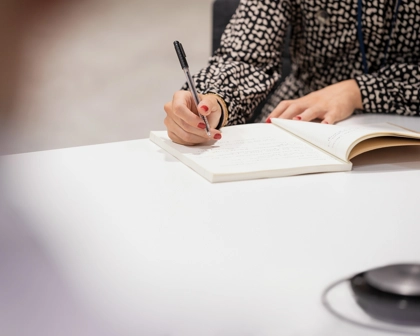 平等包容 空镜头 手部